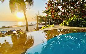 Mangrove Lodge